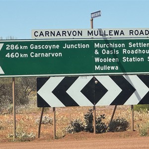 Butchers Tk & Carnarvon Mullewa Rd