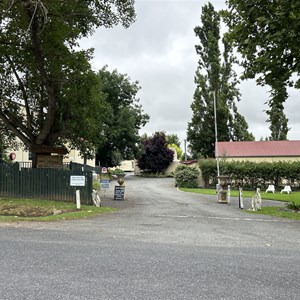 Tenterfield Lodge and Caravan Park