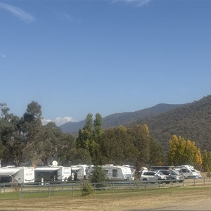 Lakeside Caravan Resort