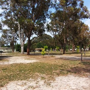 Yarrolyn Holiday Park