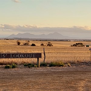 Louis's Lookout Rest Area - North Borden