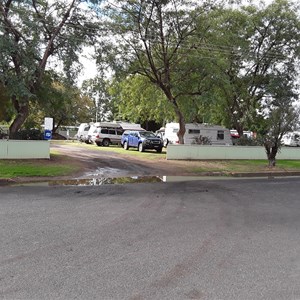 Golden Grain Motel and Caravan Park