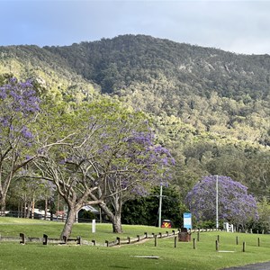 Somerset Dam Campground