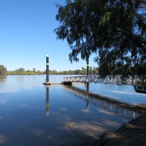 Floating pontoon