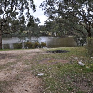 Burraga Dam camping