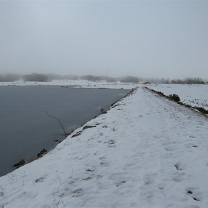 Dam wall -start of 3 km walk