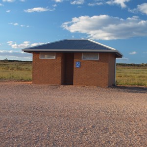 Toilet block, Lake Benanee