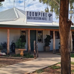 Toompine Hotel