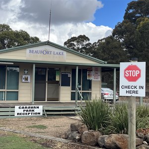 Beaufort Lake Caravan Park