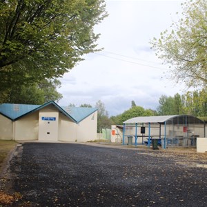 Amenities and barbecue area 