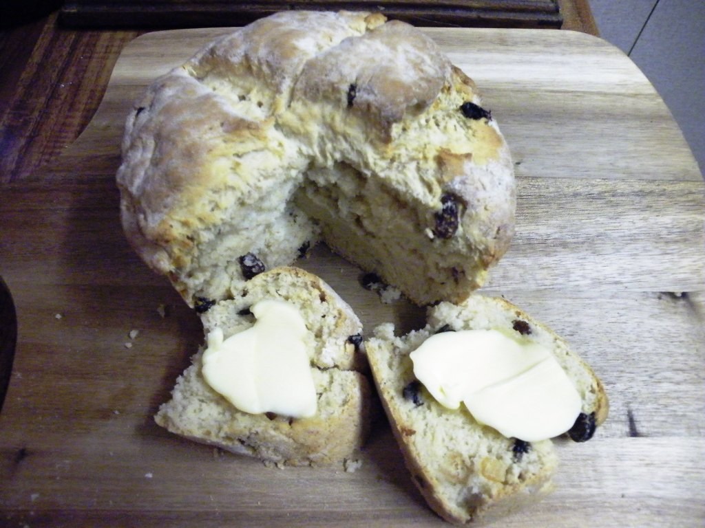 Beer and Mixed Fruit Damper @ BOG Recipes
