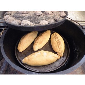 Cooking in Camp Oven
